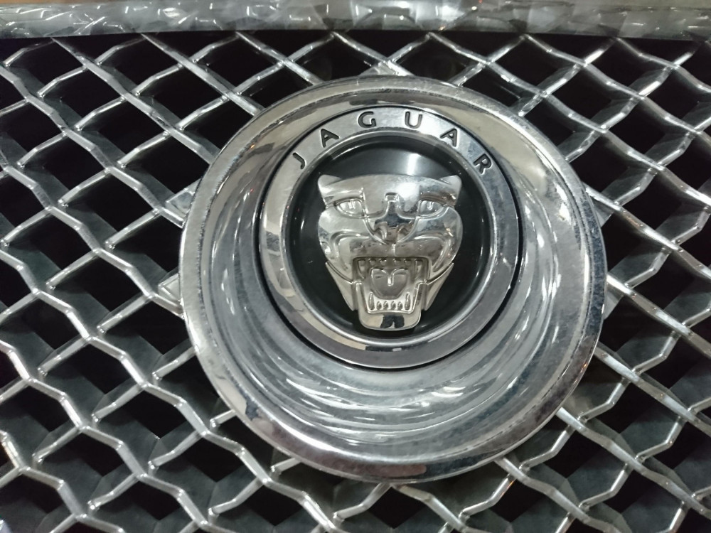 jaguar-new_emblem.jpg
